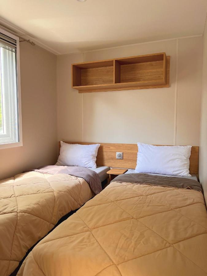 Mobil Home Camping 4 Etoiles Les Viviers 2 Chambres เลเฌอ-แกป-เฟร์เร ภายนอก รูปภาพ